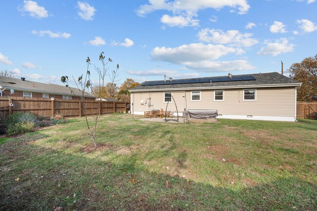 Building Photo - Charming Ranch-Style Home in a Quiet Norfo...