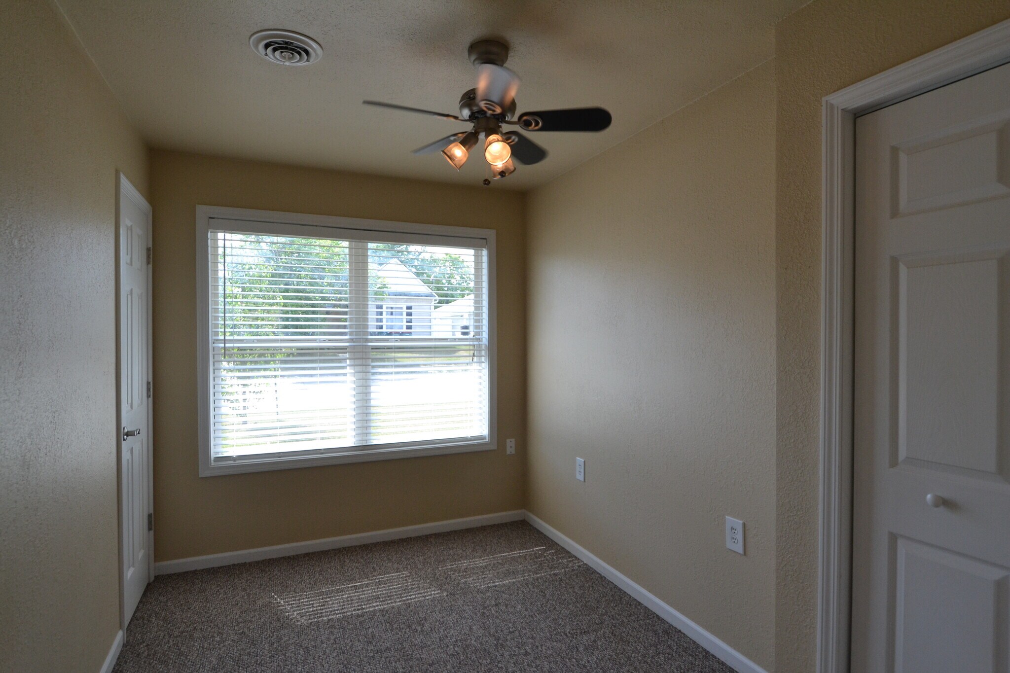 Building Photo - 1203 S Osteopathy Ave