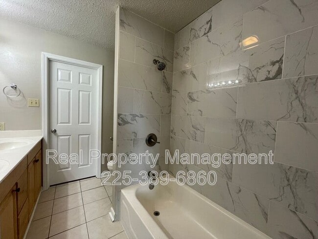 Building Photo - 920 W Tony St