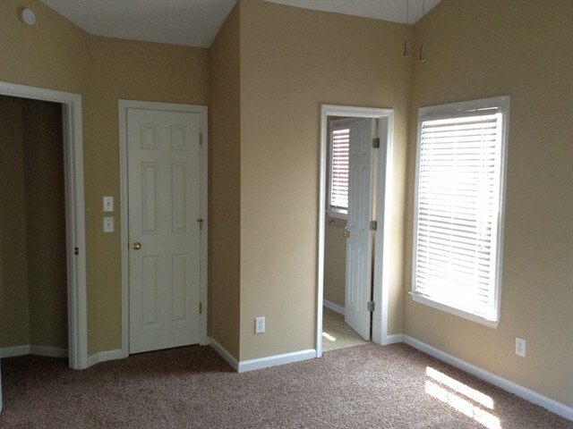 Building Photo - 4905 Heritage Woods Ct