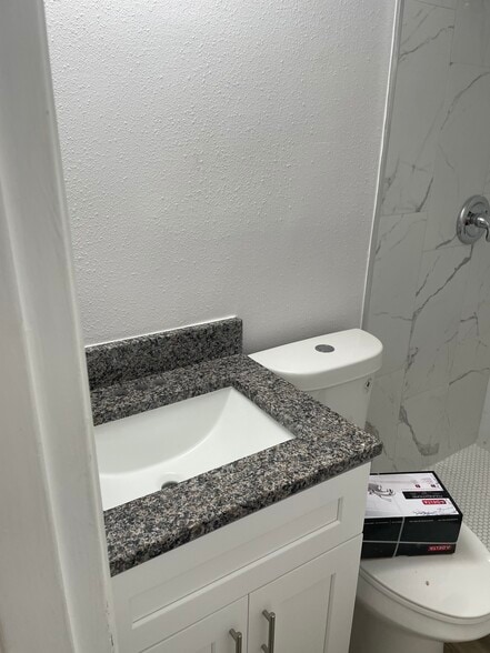 Building Photo - 121 Marcelle Ave