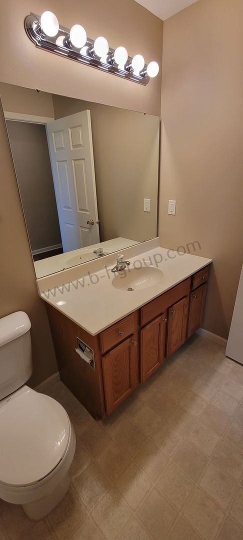 Building Photo - Sun Pointe Village Condo