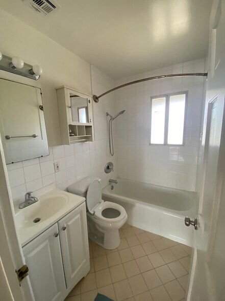 Building Photo - 248 Mockingbird Ln