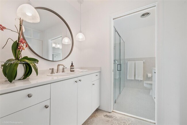 Building Photo - 15600 SW 79th Ave