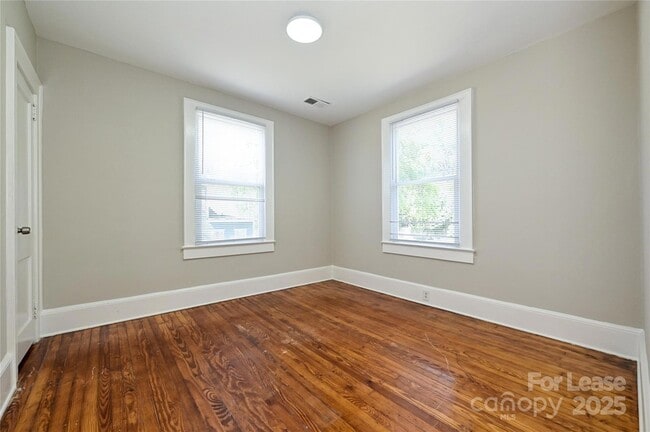 Building Photo - 134 Saluda St