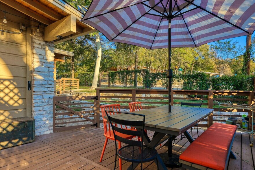Building Photo - 2906 Westhill Dr