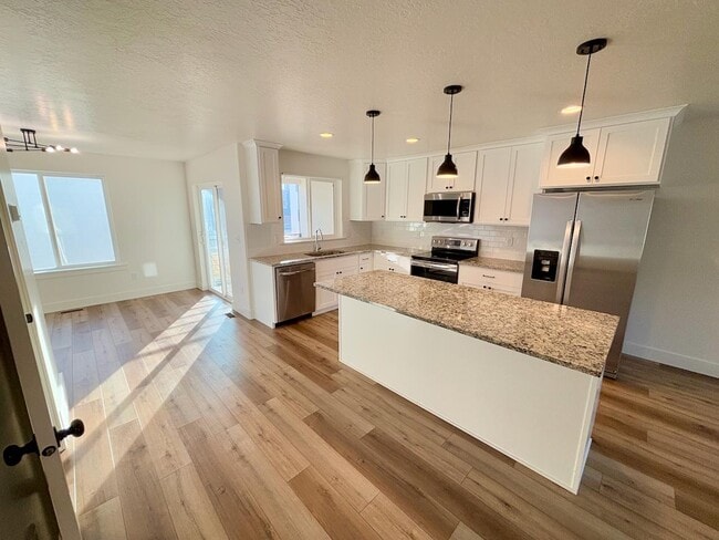Building Photo - 638 E 360 S