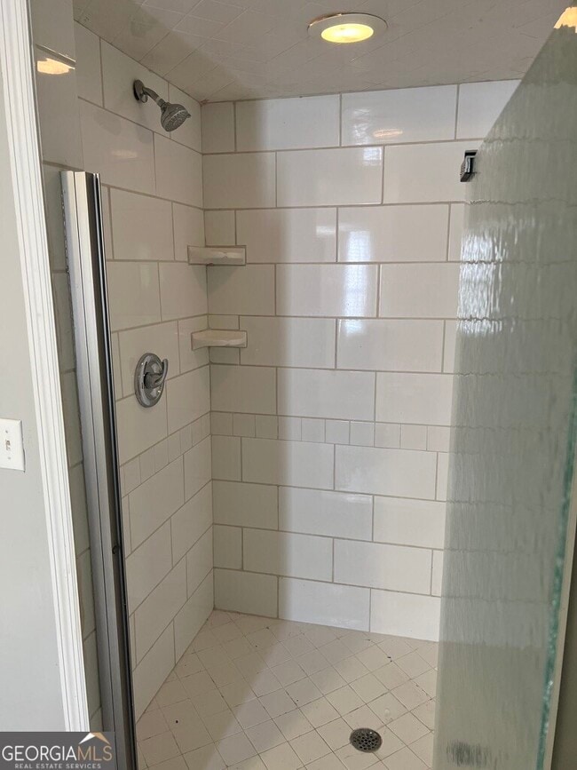 Building Photo - 10 Crestwood Cir