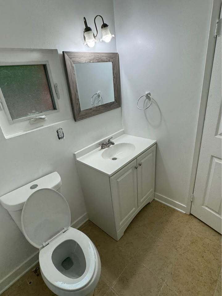 Building Photo - 8960 Helms Pl