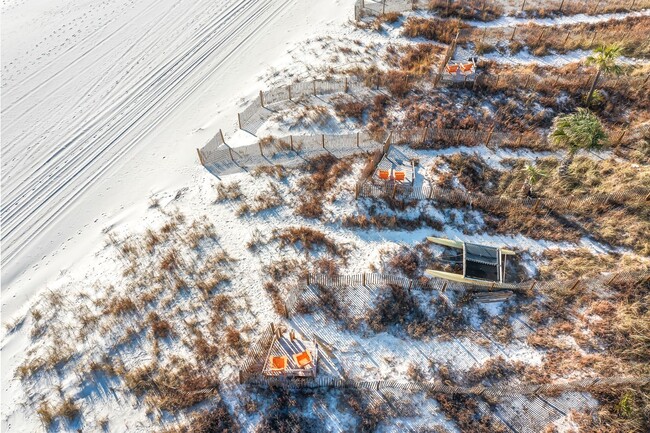 Building Photo - Newly Renovated Beach Front Four Bedroom Home