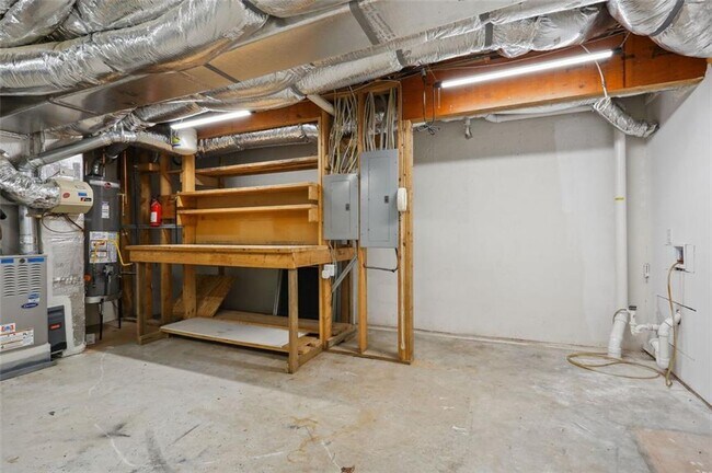 Building Photo - 110 Valley Summit Ct
