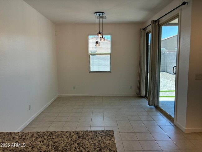 Building Photo - 19913 W Palo Verde Dr