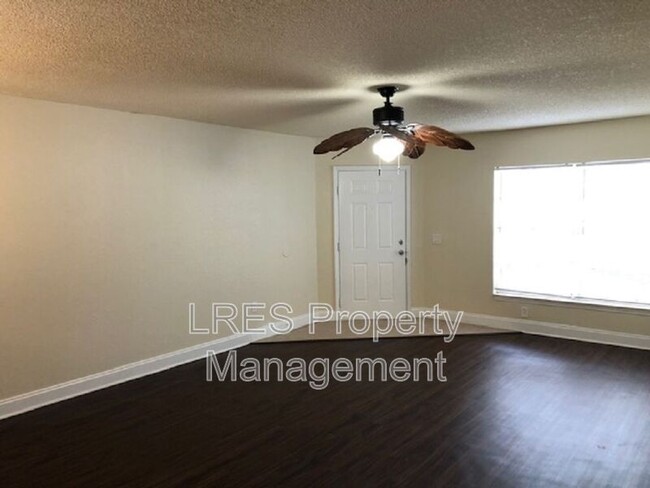 Building Photo - 3651 N Goldenrod Rd