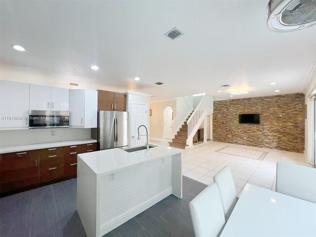 Building Photo - 15868 NW 4th St