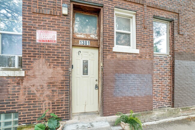 Building Photo - 1301 50th Ct