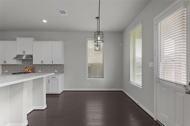 Building Photo - 6026 Lake Bridge Ln