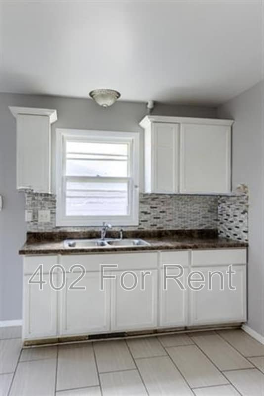 Building Photo - 5120 N 48th St