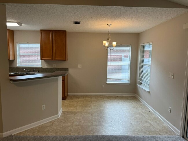 Building Photo - Home For Rent