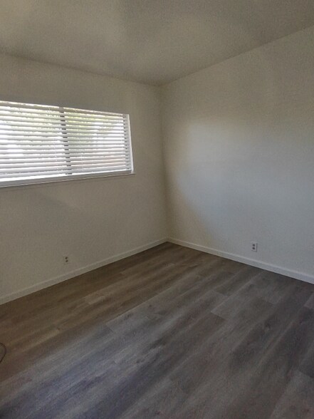 Building Photo - 9279 Corinthian Cir