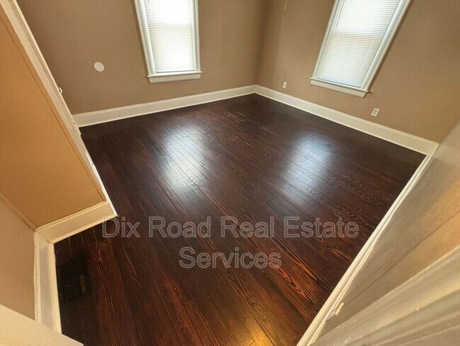 Building Photo - 332 Hudson Ave