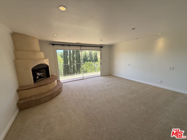 Building Photo - 4613 Reforma Rd