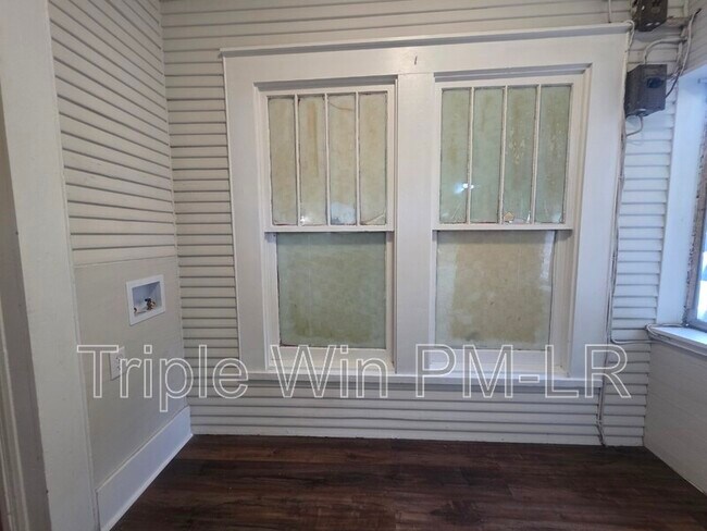 Building Photo - 609 N Morrill St