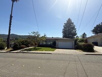 Building Photo - 3-Bedroom Ranch Style Home in El Sobrante ...