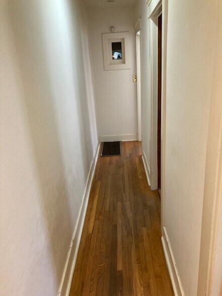 Building Photo - 1345 E Topeka St