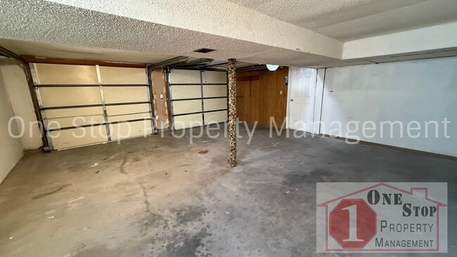 Building Photo - Charming 3-bedroom, 2-bathroom home in Blue Springs