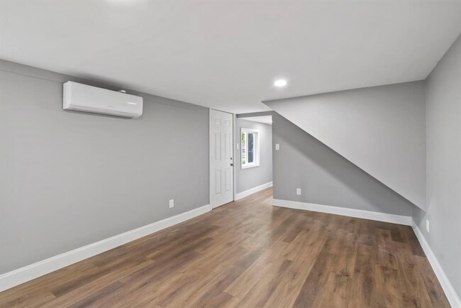 Building Photo - 107 Harvey Ave