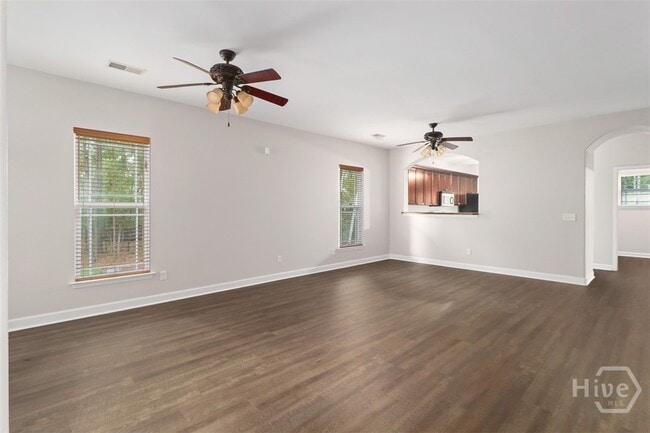 Building Photo - 8 Chapel Pointe Cir