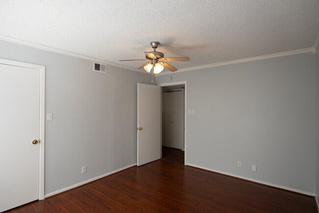 Building Photo - 2110 Rio Grande St