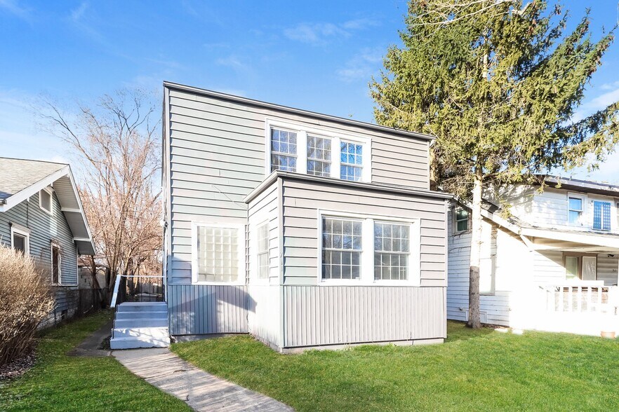 Building Photo - 711 Haney Ave