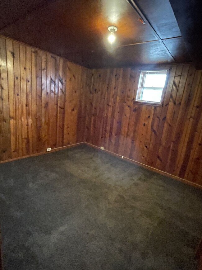 Building Photo - 3 Bedroom, 2 Bath Home for Rent