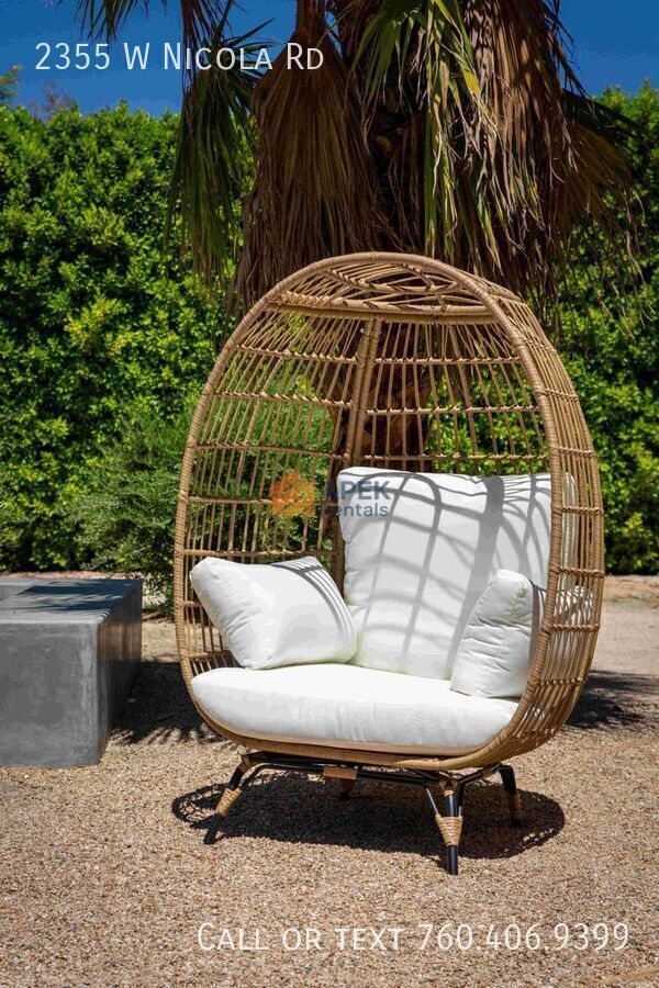 Building Photo - 2355 W Nicola Rd