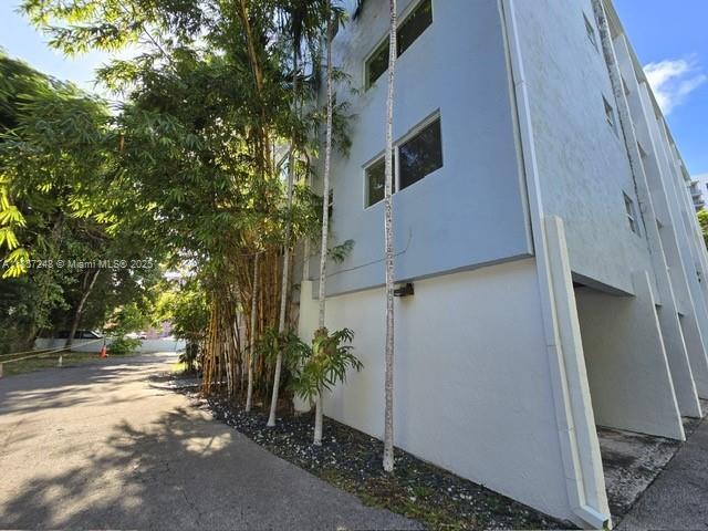 Building Photo - 2920 SW 28th Terrace
