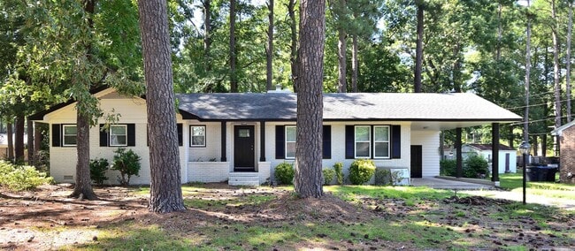 Primary Photo - 836 Burton St