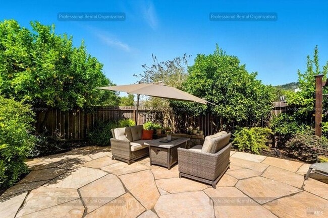 Building Photo - One of a kind home just steps away from Annadel State park