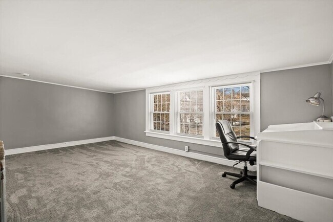 Building Photo - 1 Elm St