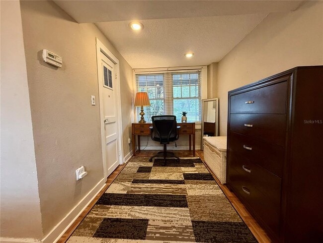 Building Photo - 18 N Brown Ave