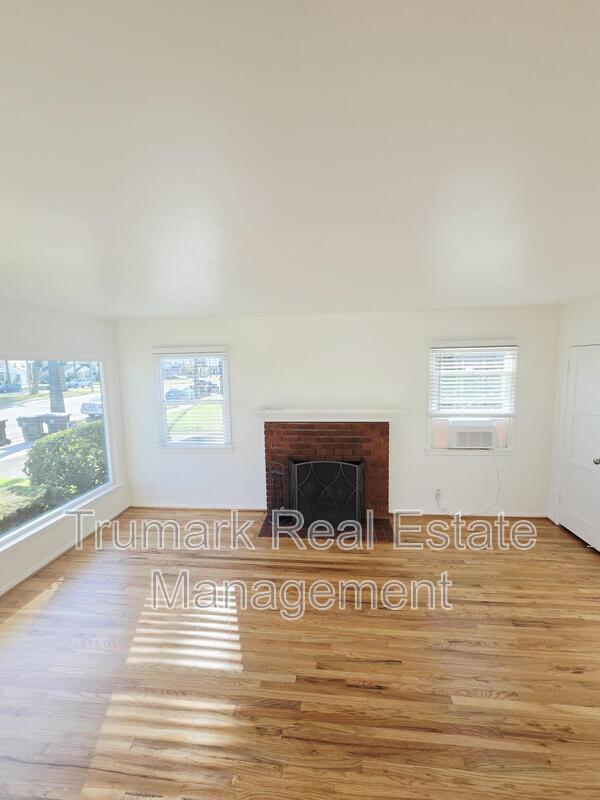 Building Photo - 649 W Glenoaks Blvd