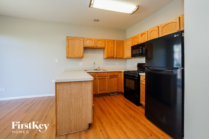 Building Photo - 3833 Pathfinder Ct