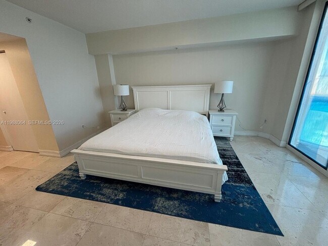 Building Photo - 16699 Collins Ave
