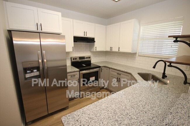 Building Photo - 1575 Blue Magnolia Rd