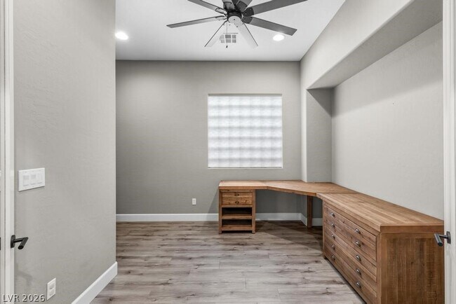 Building Photo - 9161 Tudor Park Pl