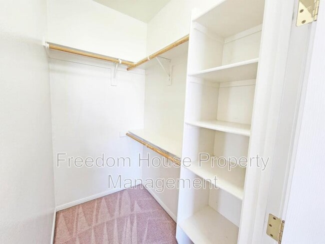 Building Photo - 1320 Pocahontas Ave