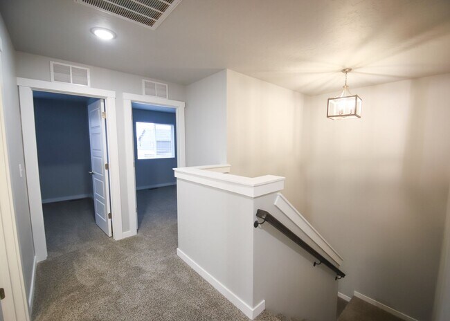 Building Photo - Baraya Townhomes: Modern Townhomes for Rent in Meridian, ID