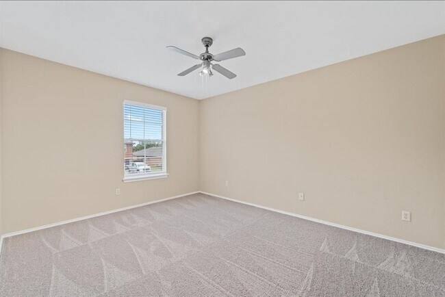 Building Photo - 909 Remington Dr
