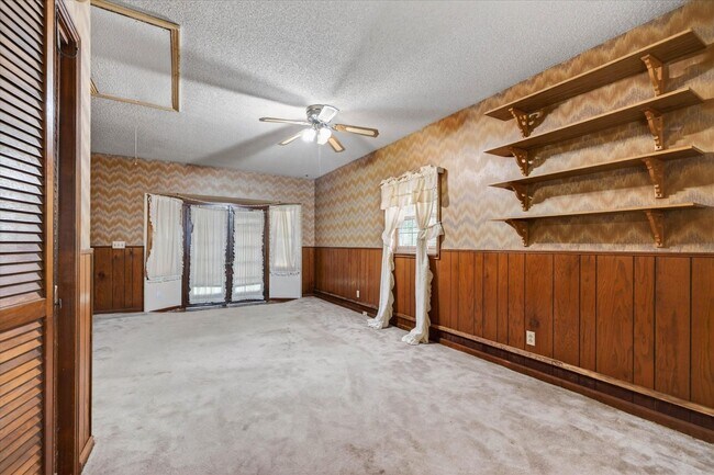 Building Photo - 2 Bedroom Dog Friendly Home For Rent With Large Bonus Room!