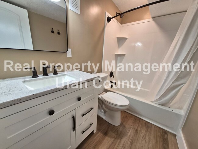 Building Photo - 1624 S 210 W